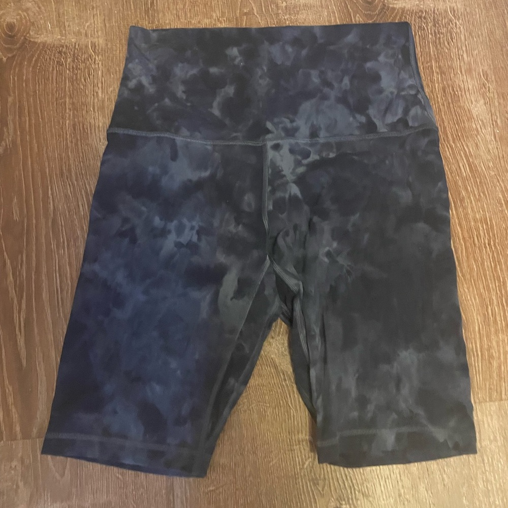 Lululemon align high rise short 8” in diamond dye pitch grey graphite